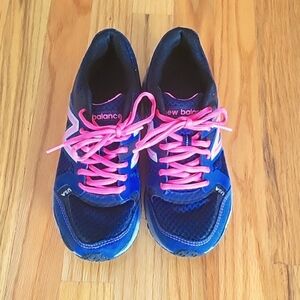Womans Walking Shoe (7.5)